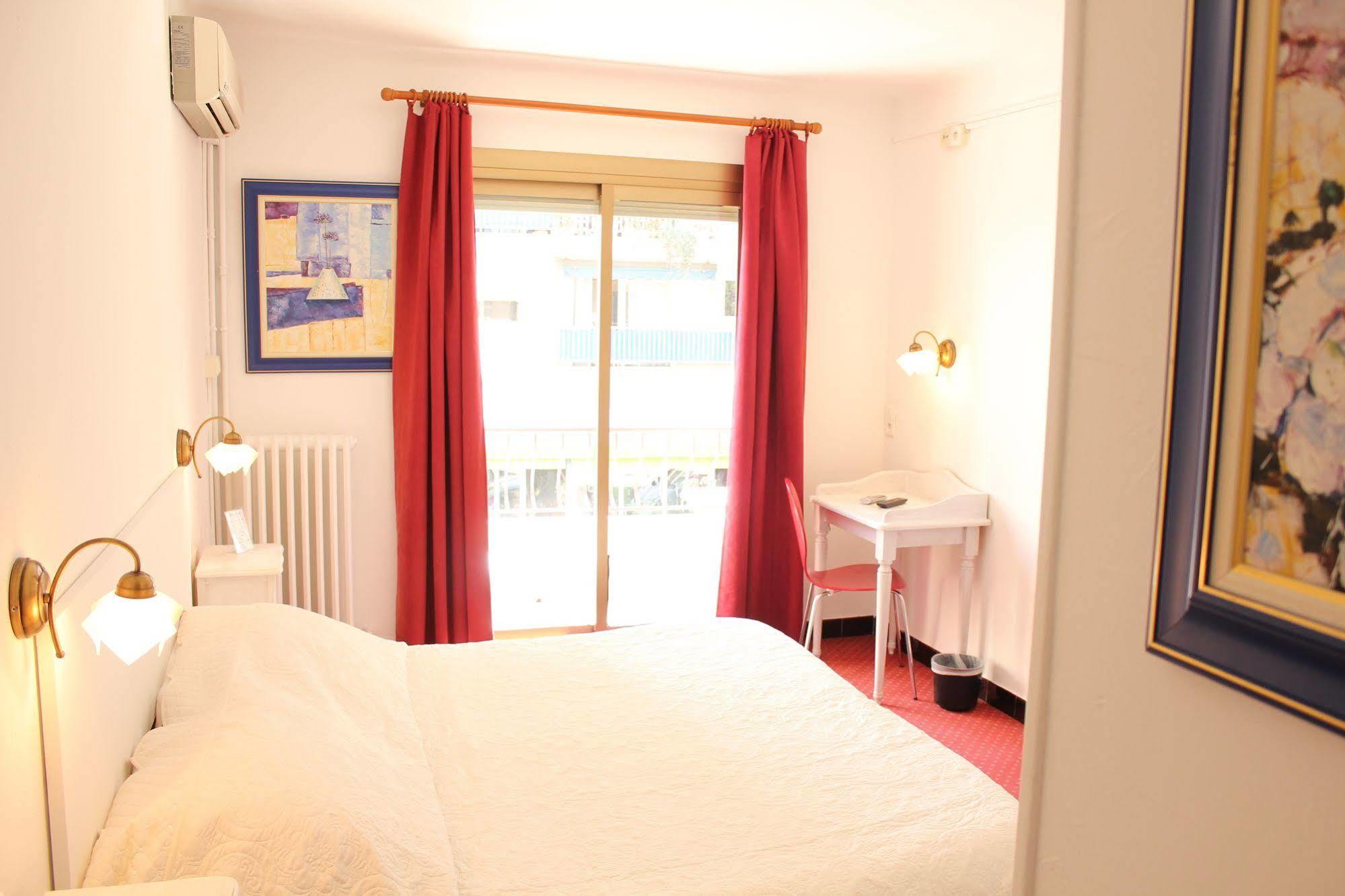 Hotel Nina 2*